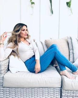 Allison Holker feet photo 8