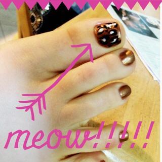Allison Mack feet photo thumbnail