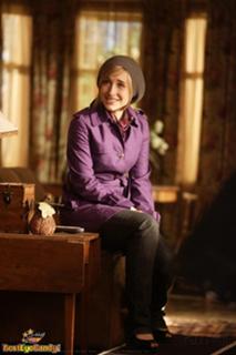 Allison Mack feet photo thumbnail