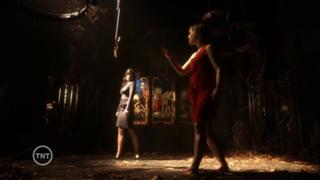 Allison Mack feet photo thumbnail