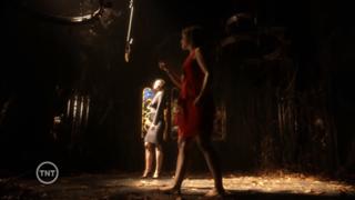 Allison Mack feet photo thumbnail