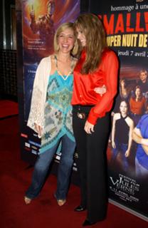 Allison Mack feet photo thumbnail