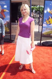 Allison Mack feet photo thumbnail