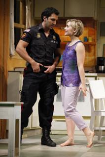 Allison Mack feet photo thumbnail