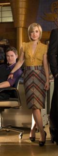 Allison Mack feet photo thumbnail