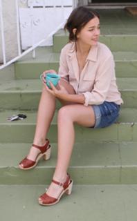 Allison Miller feet photo 12