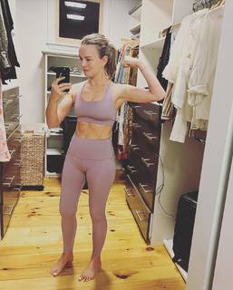 Allison Miller feet photo 14
