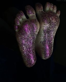 Allison Miller feet photo 10
