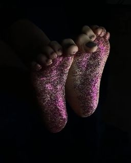 Allison Miller feet photo 8