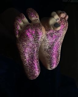 Allison Miller feet photo 7