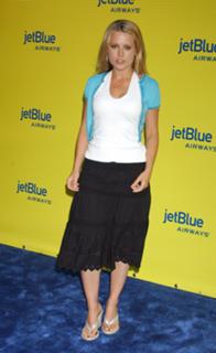 Allison Munn feet photo 3