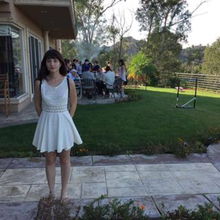 Allison Raskin feet photo thumbnail