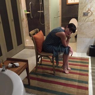 Allison Raskin feet photo thumbnail