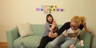 Allison Raskin feet photo thumbnail