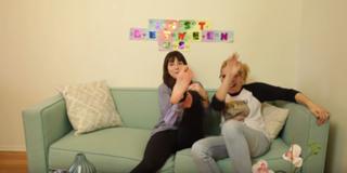 Allison Raskin feet photo thumbnail