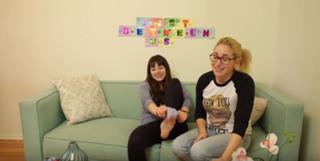 Allison Raskin feet photo thumbnail