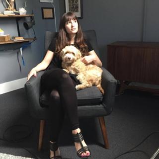 Allison Raskin feet photo thumbnail