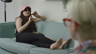 Allison Raskin feet photo thumbnail