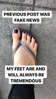 Allison Raskin feet photo thumbnail