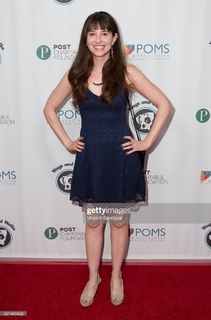 Allison Raskin feet photo thumbnail