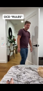 Allison Raskin feet photo thumbnail