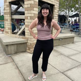 Allison Raskin feet photo thumbnail