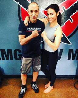 Allison Scagliotti feet photo thumbnail