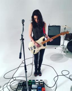 Allison Scagliotti feet photo thumbnail