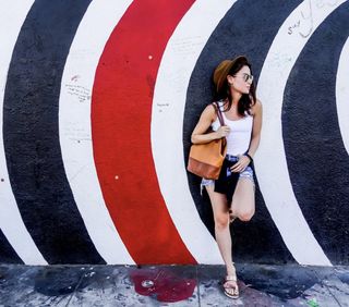 Allison Scagliotti feet photo thumbnail