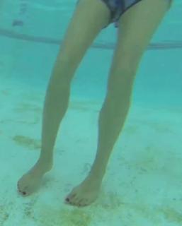 Allison Speed feet photo thumbnail