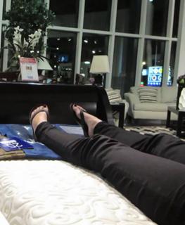 Allison Speed feet photo thumbnail