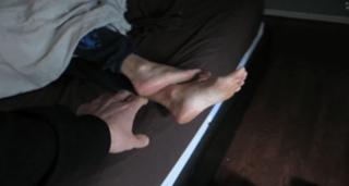 Allison Speed feet photo thumbnail