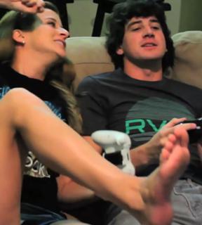 Allison Speed feet photo thumbnail