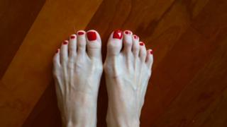 Allison Speed feet photo thumbnail