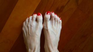 Allison Speed feet photo thumbnail