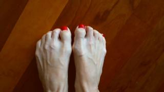 Allison Speed feet photo thumbnail