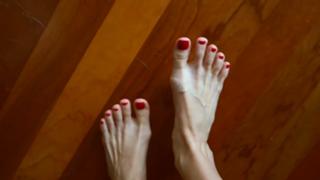 Allison Speed feet photo thumbnail