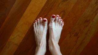 Allison Speed feet photo thumbnail