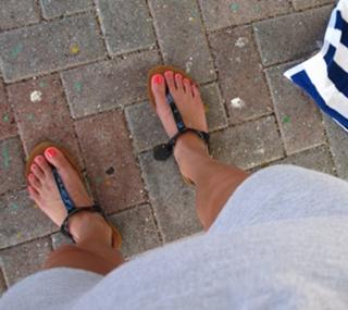 Allison Speed feet photo thumbnail