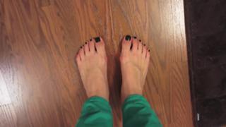 Allison Speed feet photo thumbnail