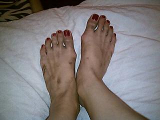 Allison Speed feet photo thumbnail