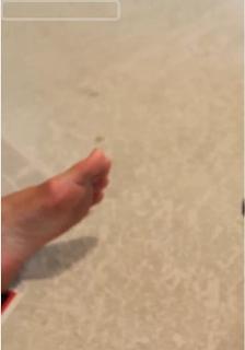 Allison Speed feet photo thumbnail