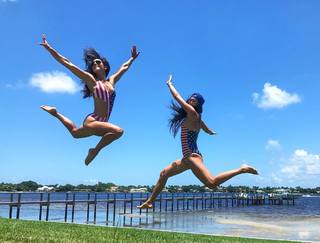 Allison Stokke feet photo thumbnail