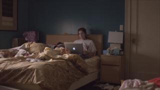 Allison Williams feet photo thumbnail