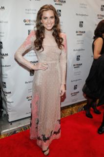 Allison Williams feet photo thumbnail