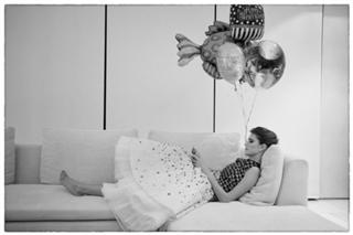Allison Williams feet photo thumbnail