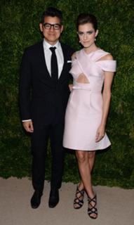 Allison Williams feet photo thumbnail