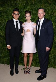 Allison Williams feet photo thumbnail