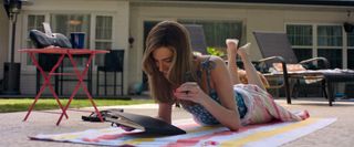 Allison Williams feet photo thumbnail