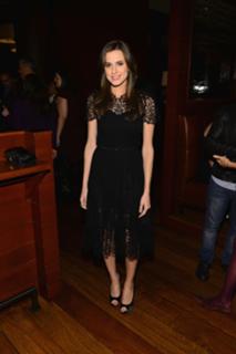 Allison Williams feet photo thumbnail
